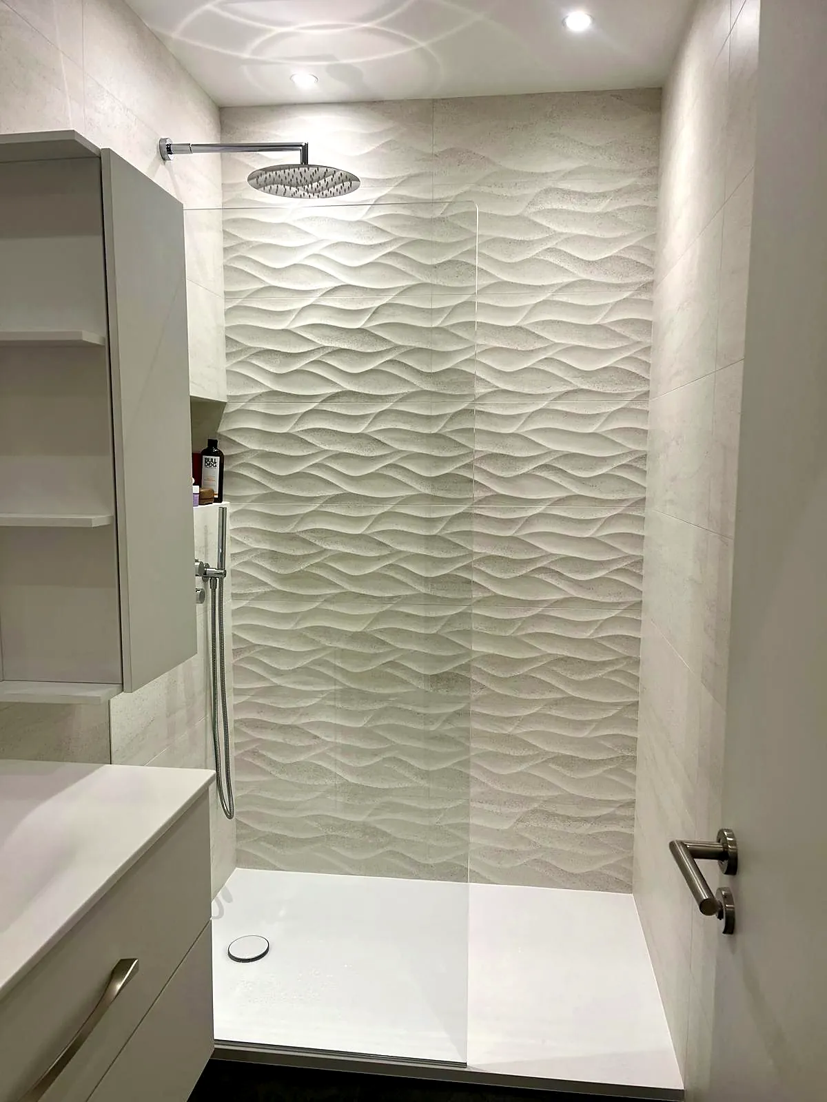 Douche terminée avec receveur extra-plat