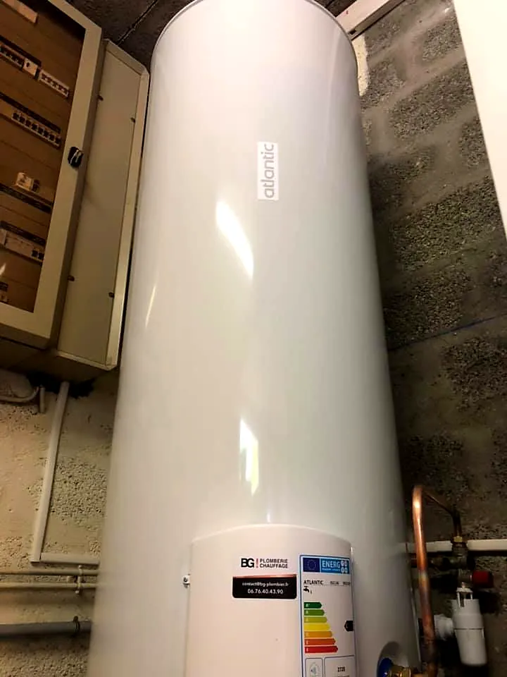 Ballon d'eau chaude neuf installé
